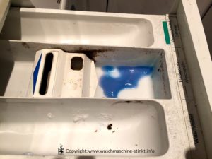 Dreckige Waschmittelkammer - Waschmaschine stinkt